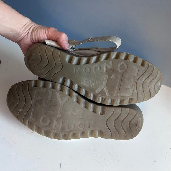 Fly London sandal size 8 wedge gold shimmer slingback peep toe EU 39 - Picture 10 of 10